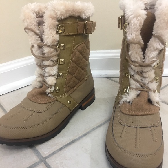 Never worn Rock & Candy snow boots - Picture 2 of 3